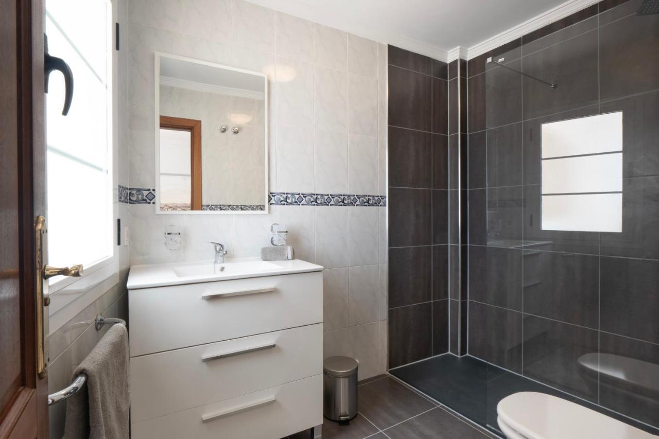 Comfortable And Modern Apartment Next To The Avenida Central In تياس المظهر الخارجي الصورة